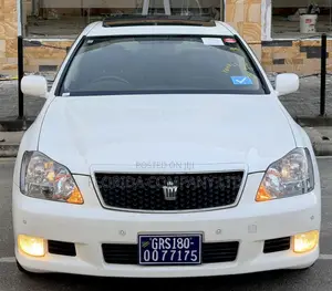 Toyota Crown 2006 White