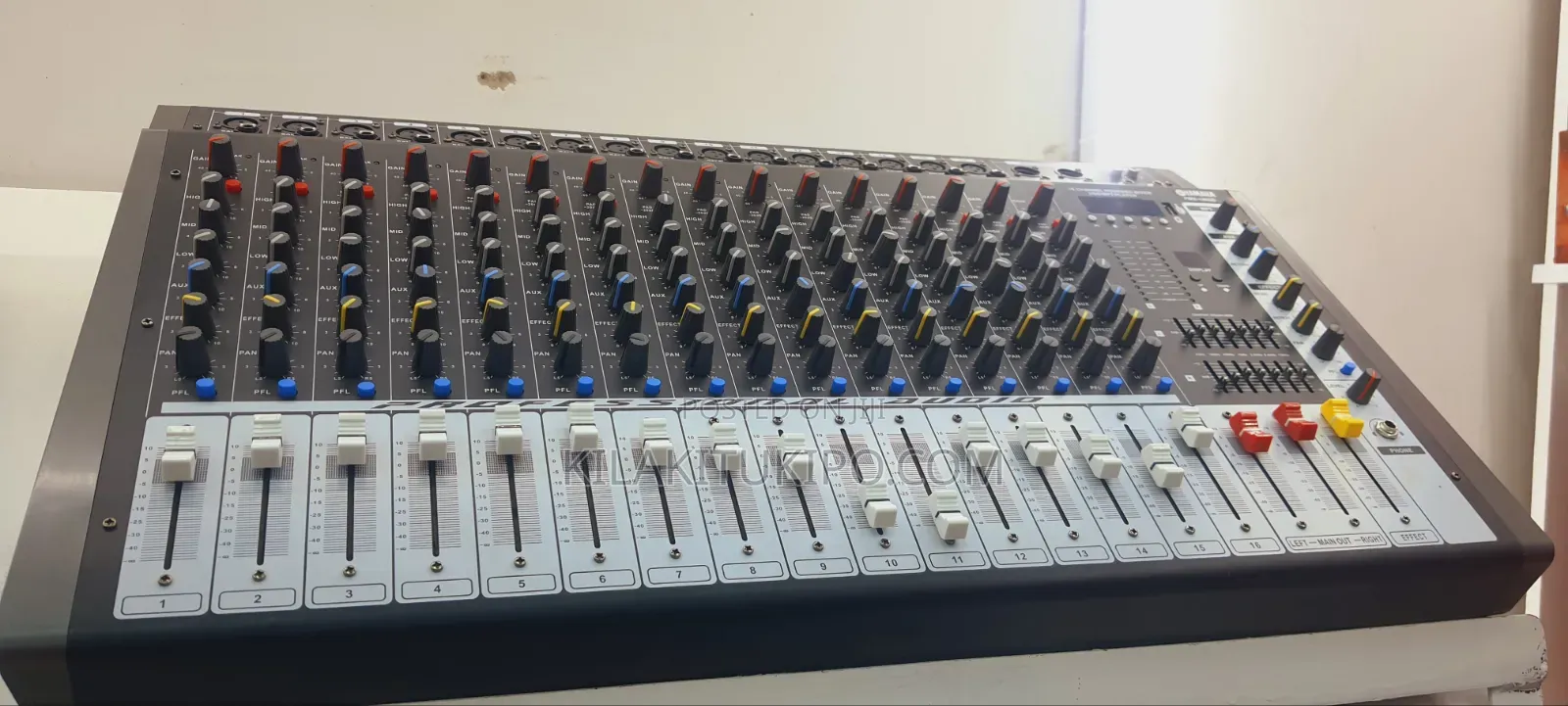 Yamaha Powered Mixer 16 Channels
