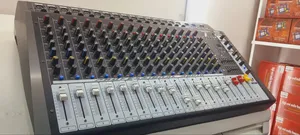Yamaha Powered Mixer 16 Channels