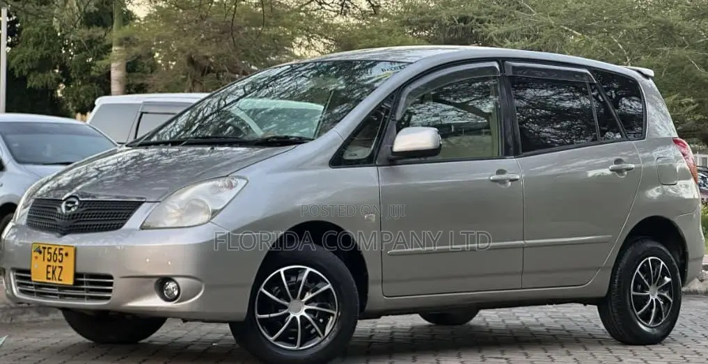 Toyota Corolla Spacio 2002 Silver