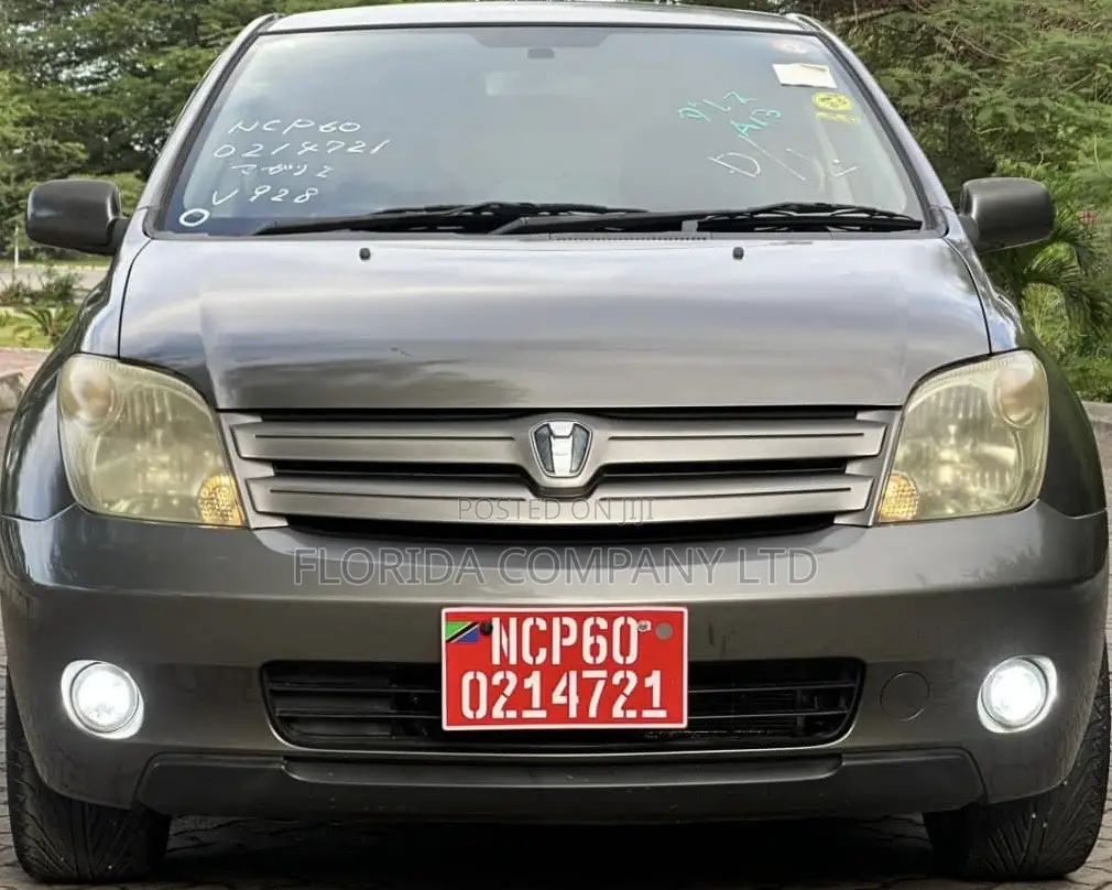 Toyota IST 2005