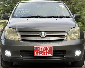 Toyota IST 2005