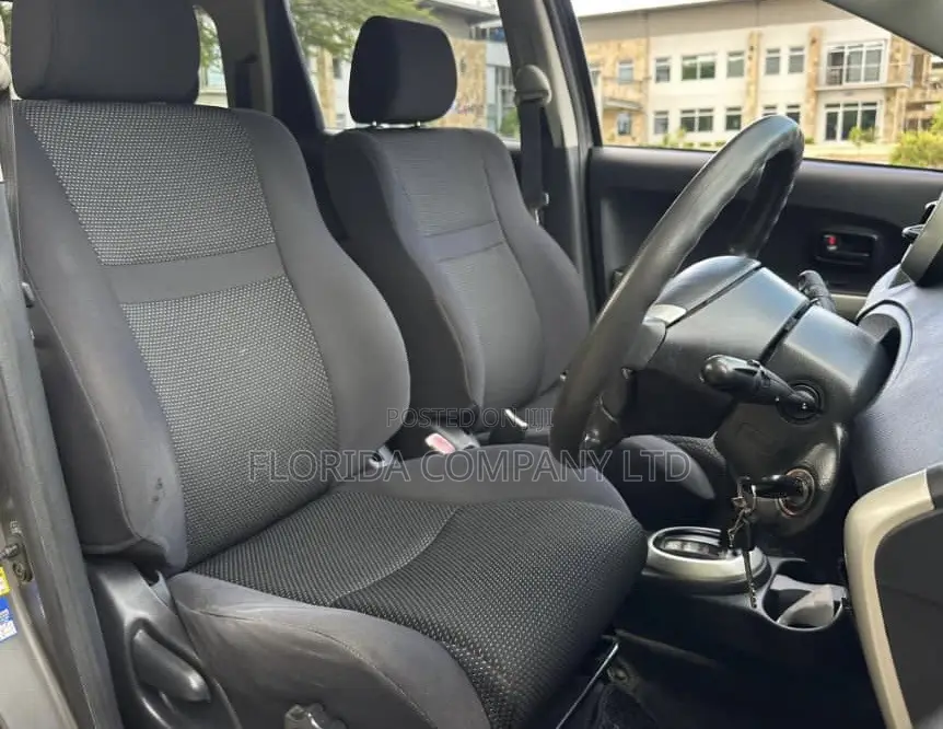 Toyota IST 2005
