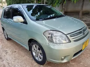 Toyota Raum 2005 Silver