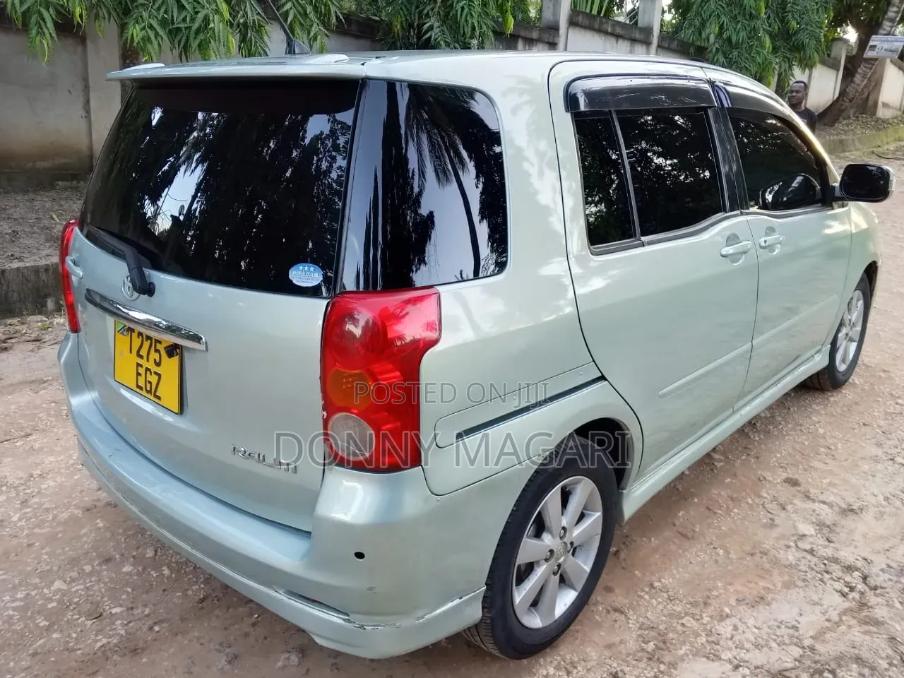 Toyota Raum 2005 Silver
