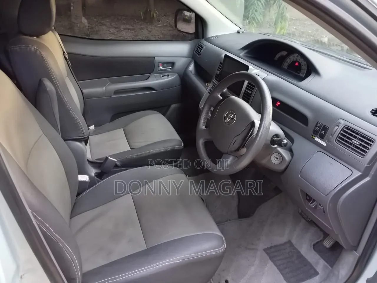 Toyota Raum 2005 Silver