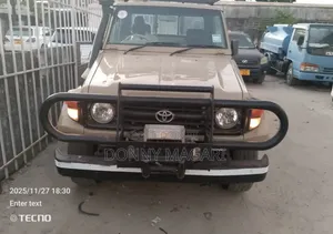 Toyota Land Cruiser 2015 Gold