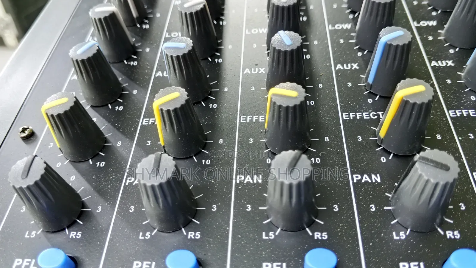 Yamaha PMX-1602d 16-Channel Professional Powered Mixer