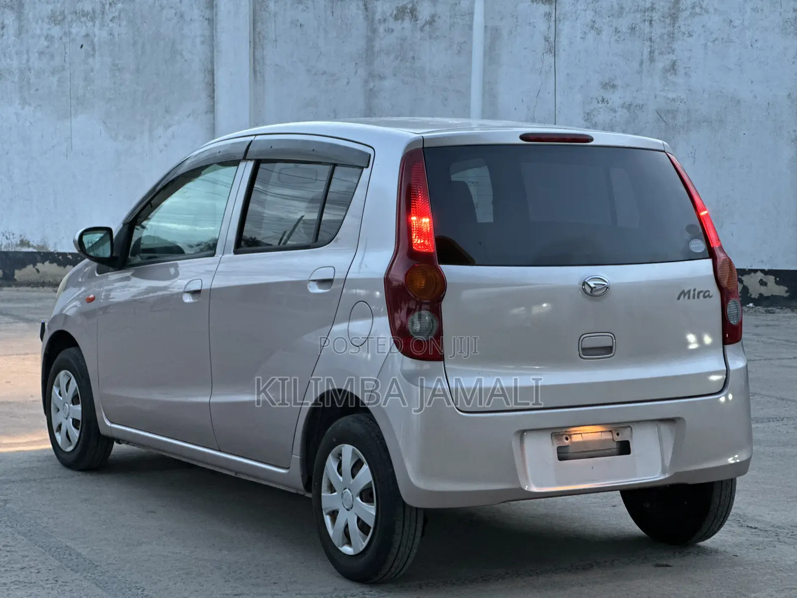 Daihatsu Mira 2011 Gold