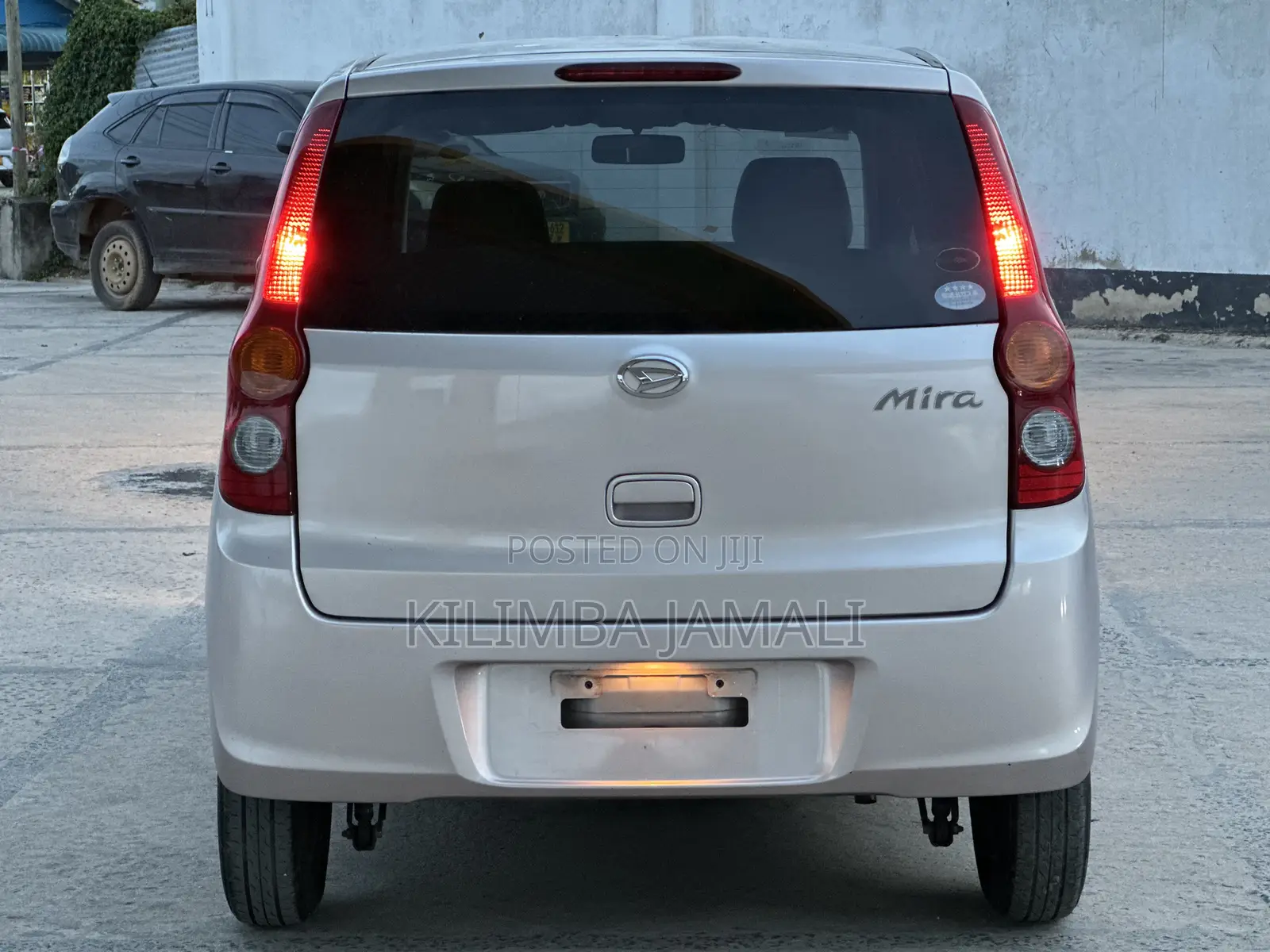 Daihatsu Mira 2011 Gold