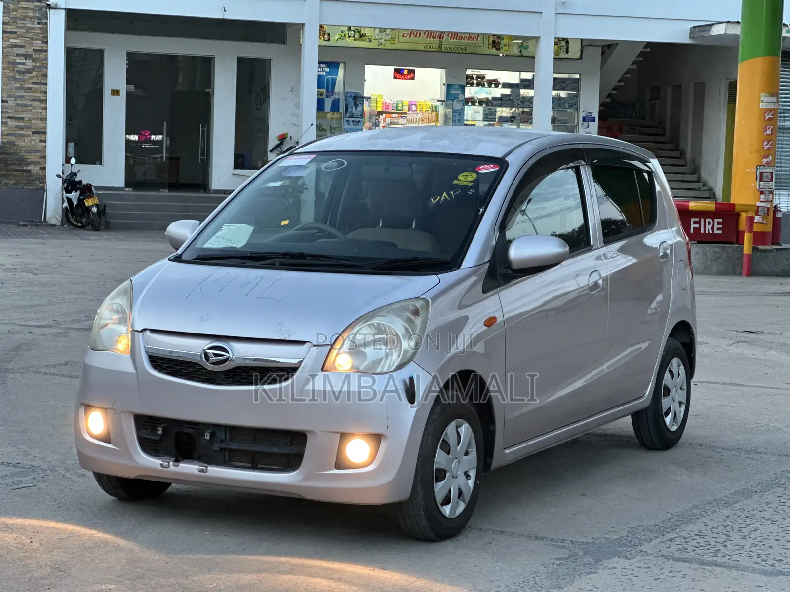 Daihatsu Mira 2011 Gold