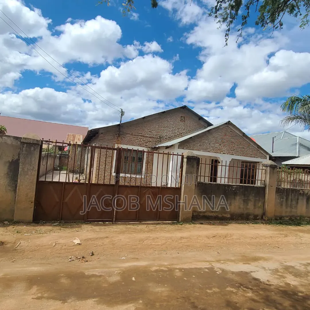4bdrm House in Shayo Street, Iringa Municipal for sale