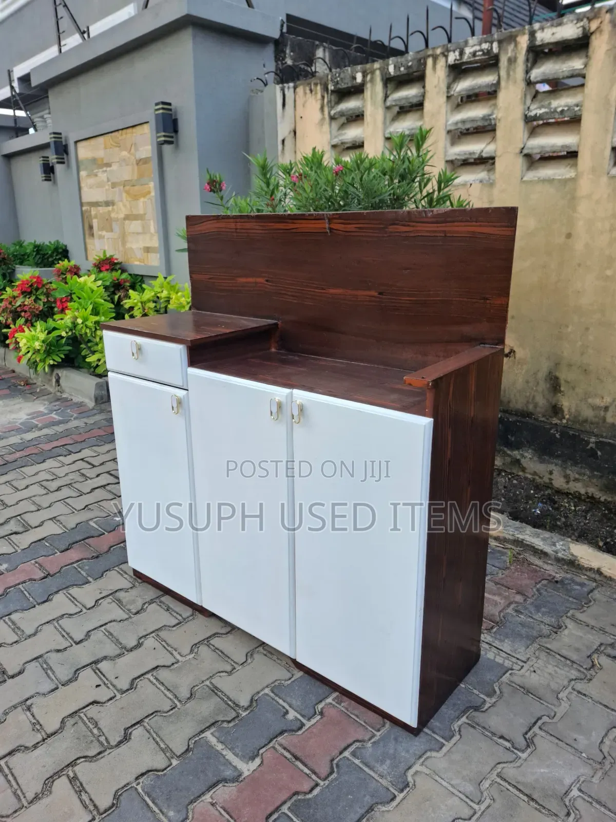 Kitchen Cabinet Plate Mbili