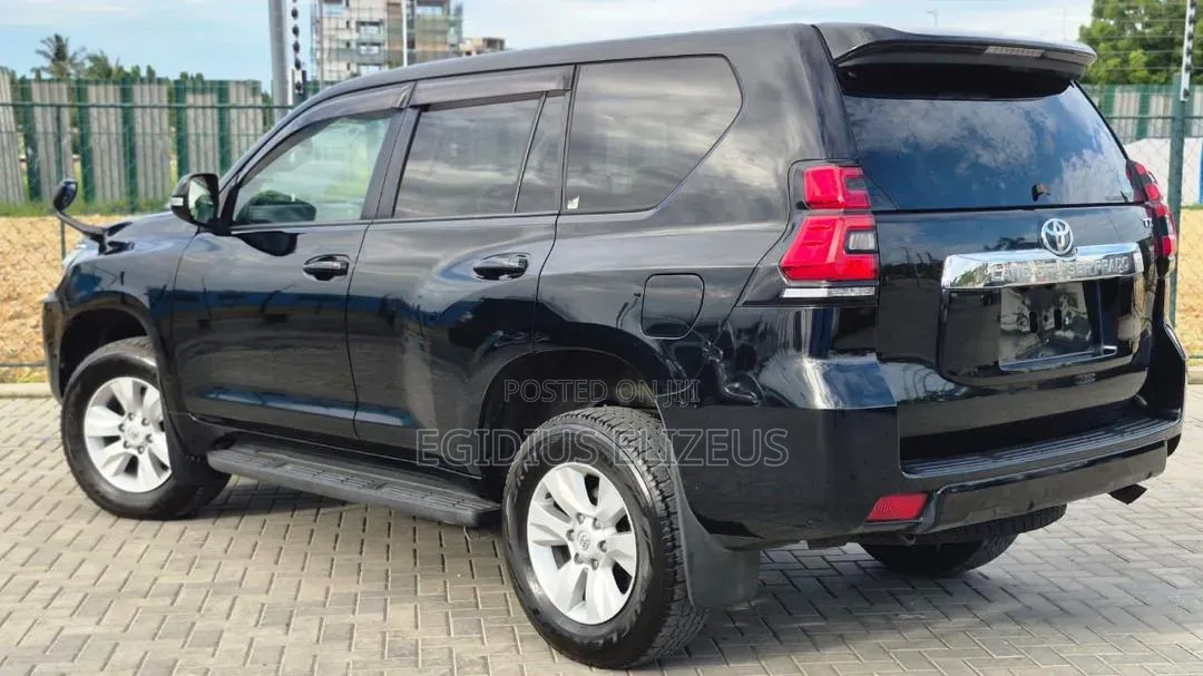 Toyota Land Cruiser Prado 2018 Black