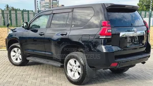 Toyota Land Cruiser Prado 2018 Black