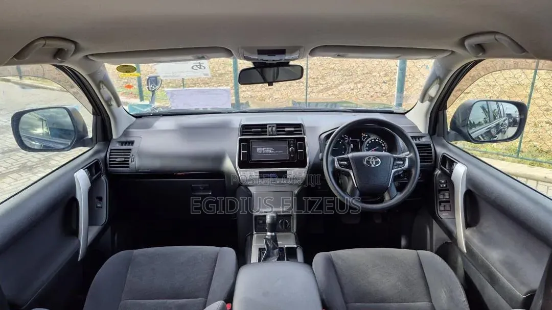 Toyota Land Cruiser Prado 2018 Black