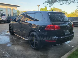 Volkswagen Touareg 2011 Black
