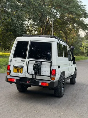 Toyota Land Cruiser 2003 White