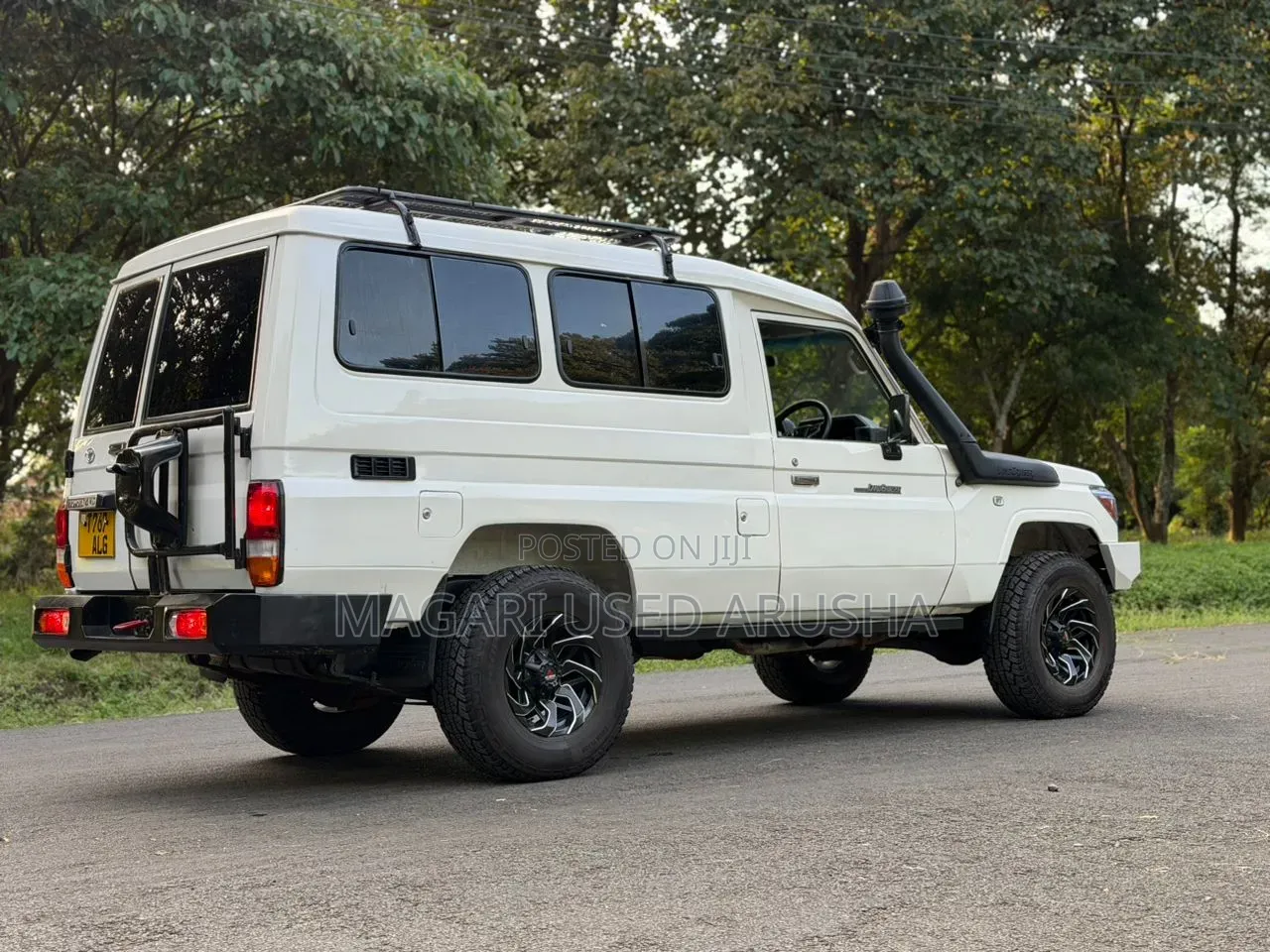 Toyota Land Cruiser 2003 White
