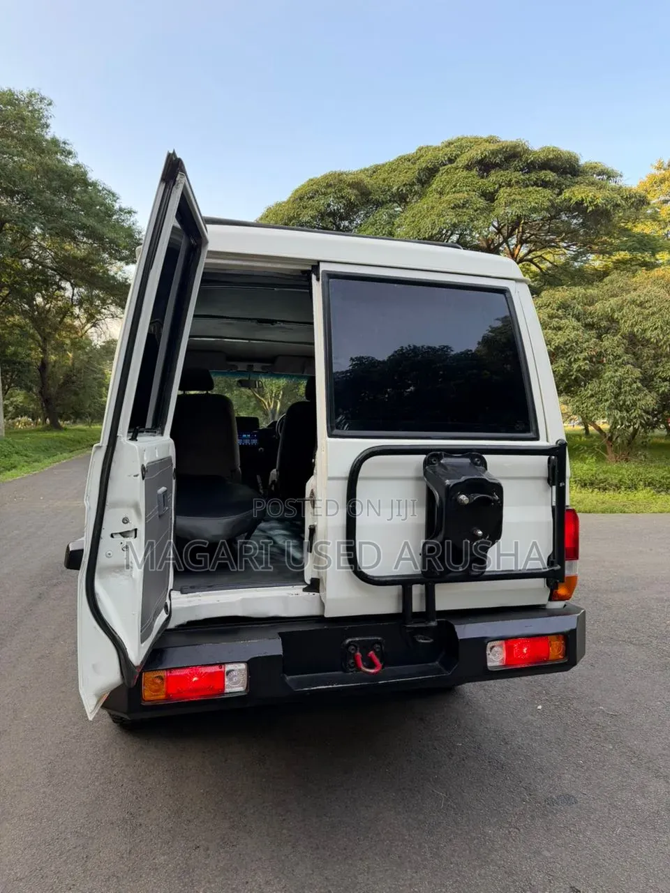 Toyota Land Cruiser 2003 White