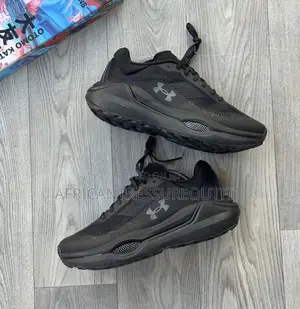 Under Armour Charged Bandit Tr 3 Sp Sneakers