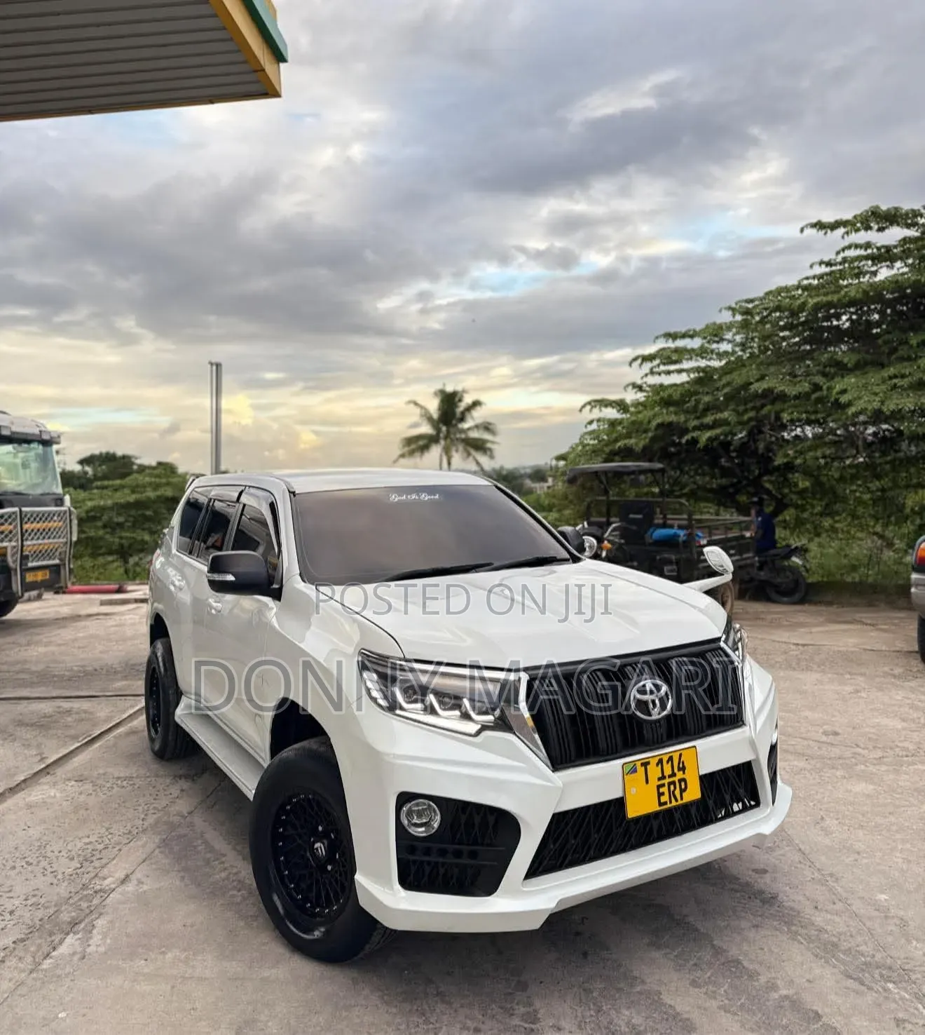 Toyota Land Cruiser Prado 2010 White