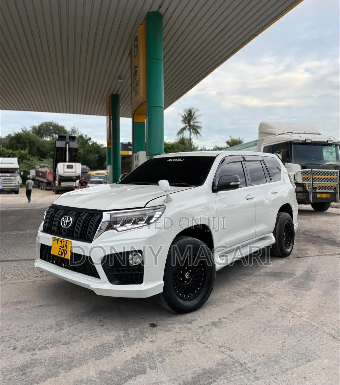 Toyota Land Cruiser Prado 2010 White
