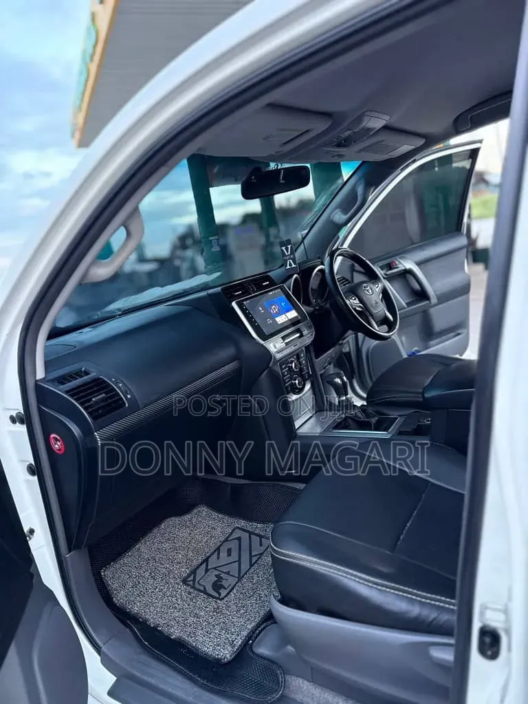 Toyota Land Cruiser Prado 2010 White