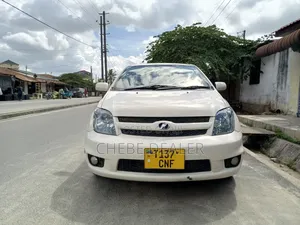 Toyota IST 2005 White