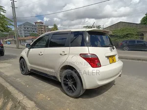 Toyota IST 2005 White