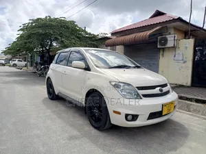 Toyota IST 2005 White