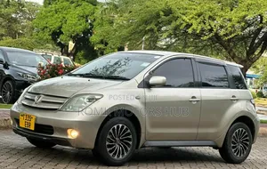 Toyota IST 2004 Silver