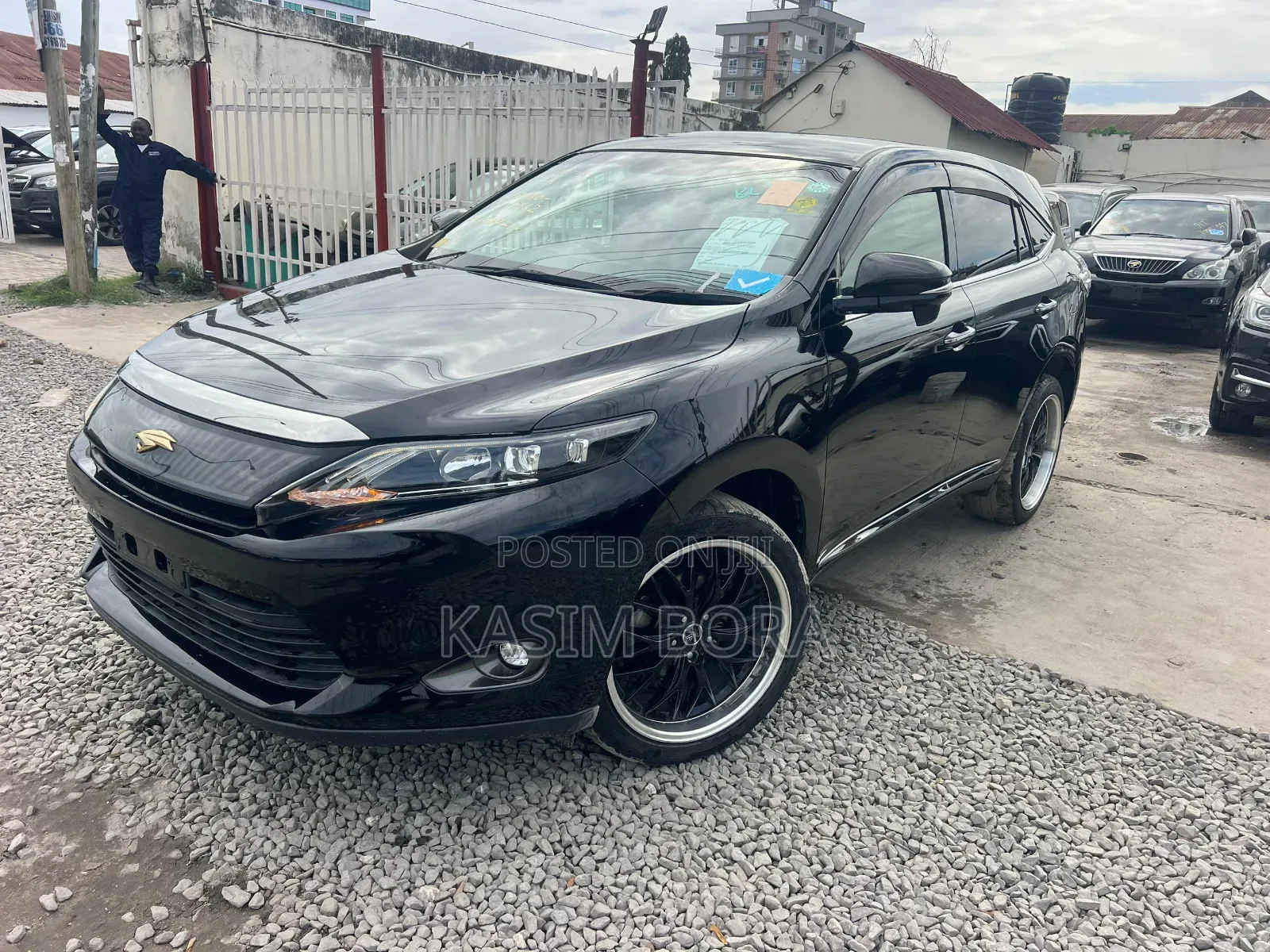 Toyota Harrier 2.0 2014 Black