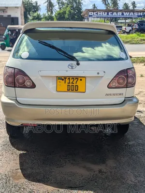 Toyota Harrier 2.4 4WD 2005 Off white
