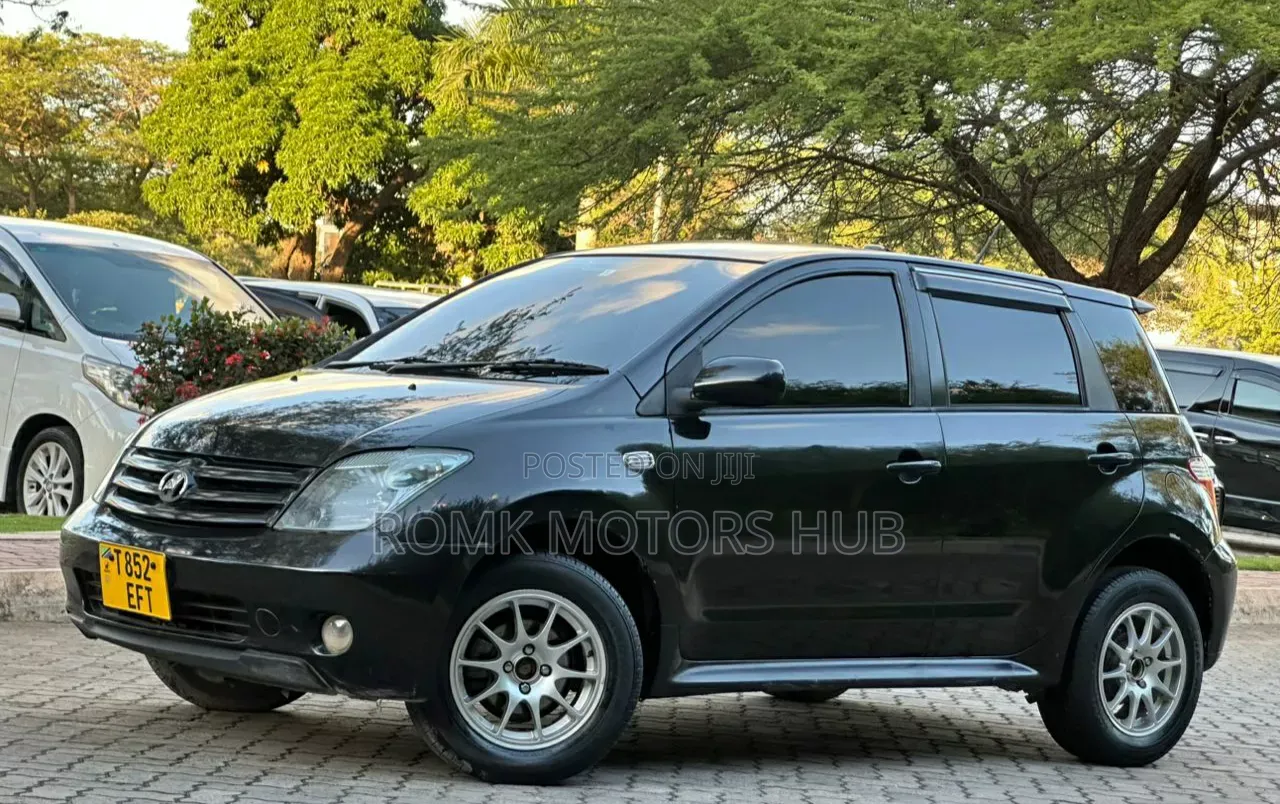 Toyota IST 2005 Black