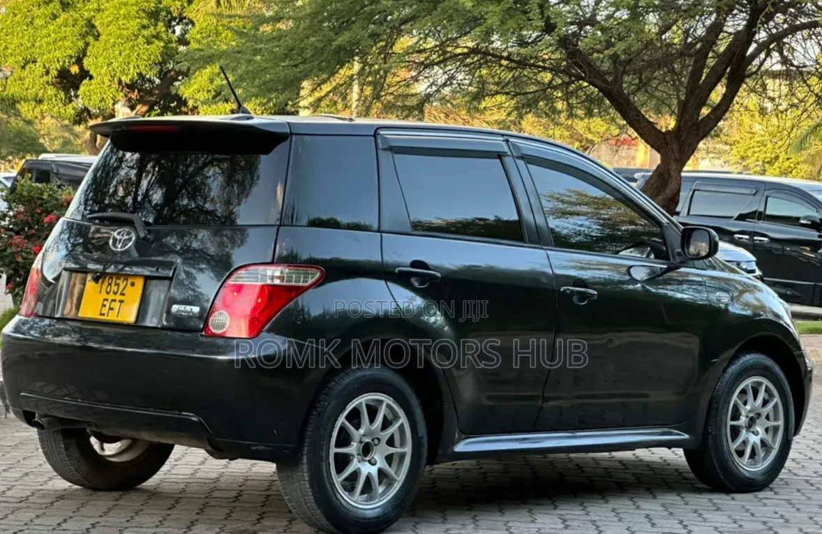 Toyota IST 2005 Black