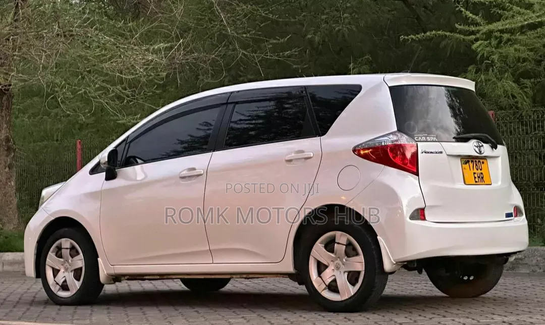 Toyota Ractis 2012 White
