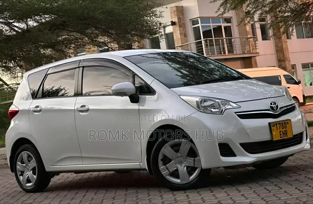 Toyota Ractis 2012 White