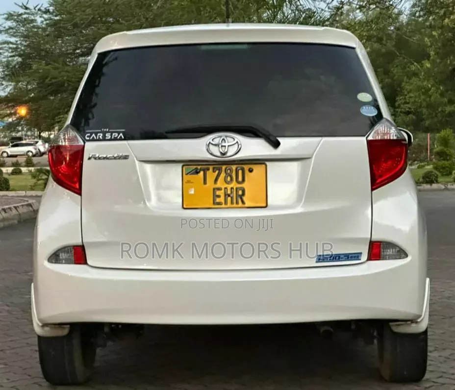 Toyota Ractis 2012 White