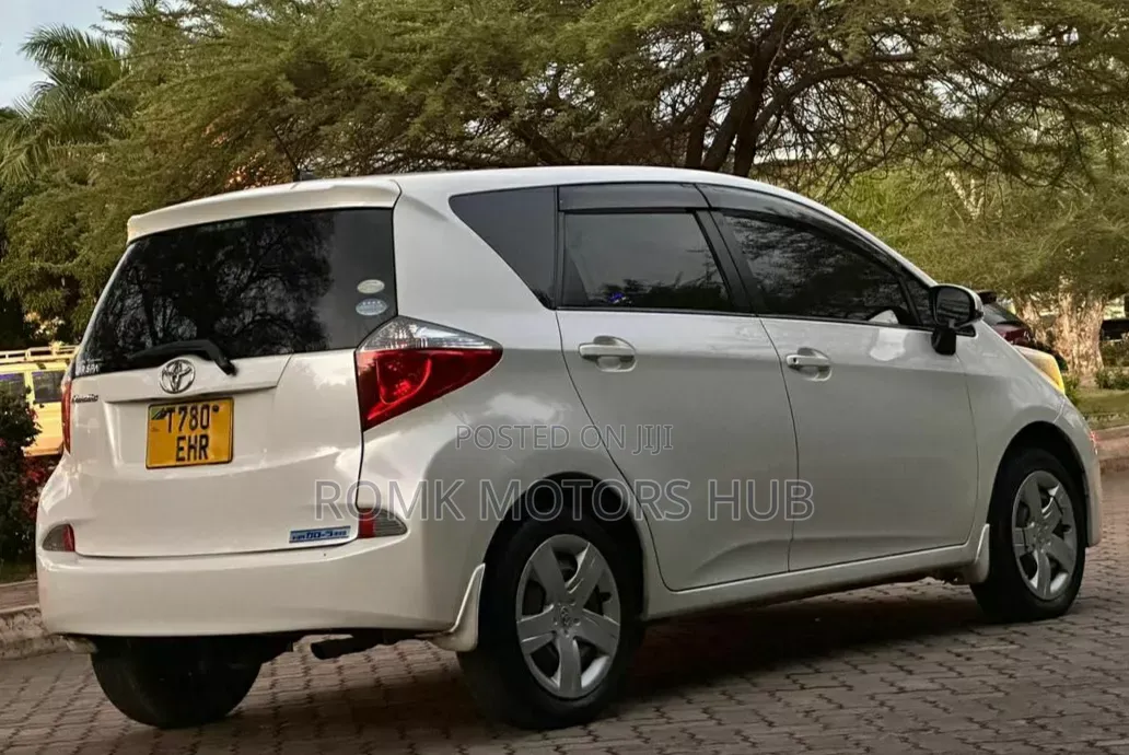 Toyota Ractis 2012 White
