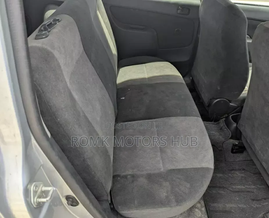 Toyota Probox 2004 Silver