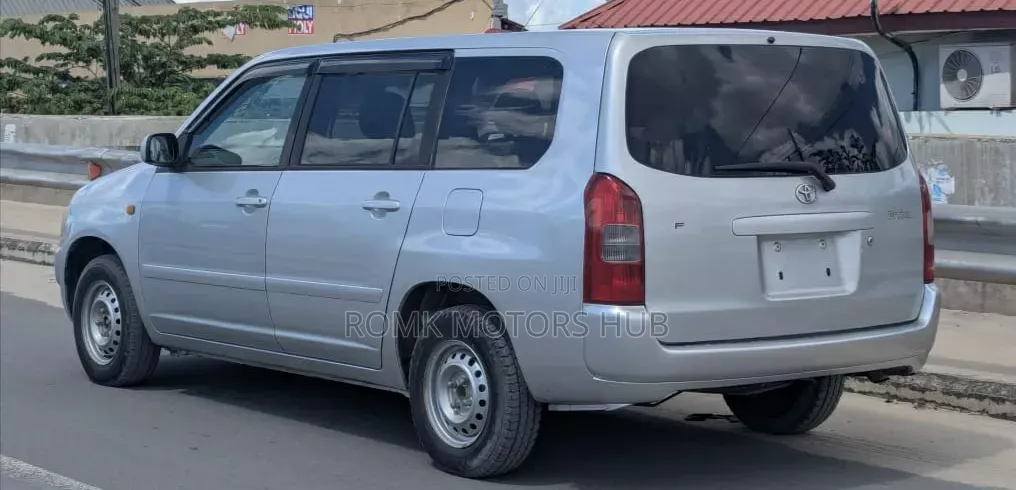 Toyota Probox 2004 Silver