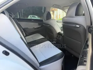 Toyota Crown 2004 White