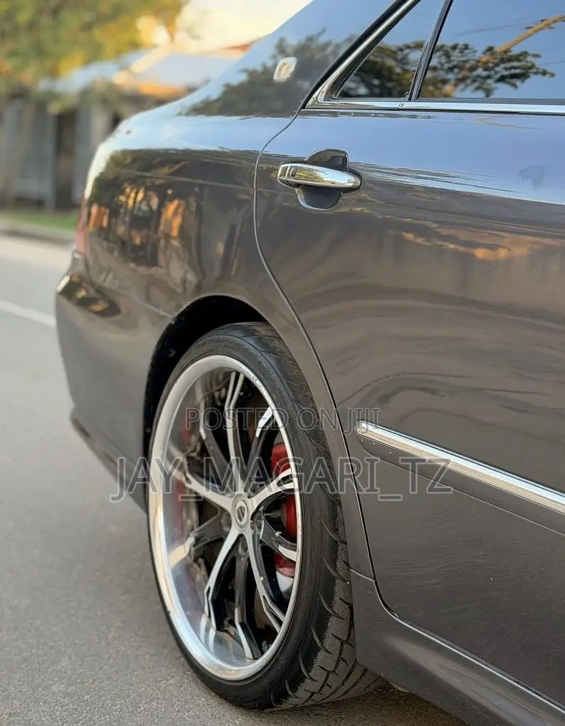 Toyota Crown 2007 Gray
