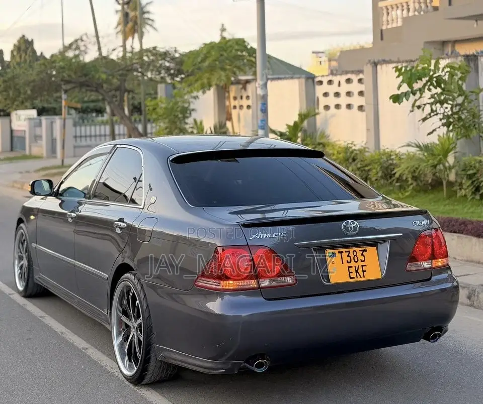 Toyota Crown 2007 Gray