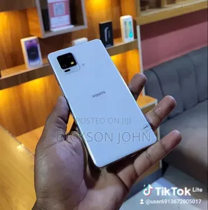 Sharp Aquos zero6 128 GB White
