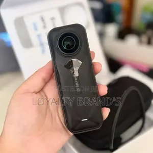 Insta360 X5 Bundle – Premium 360° Camera Cinematic Content Creation