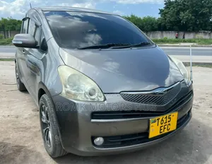 Toyota Ractis 2012 Gray