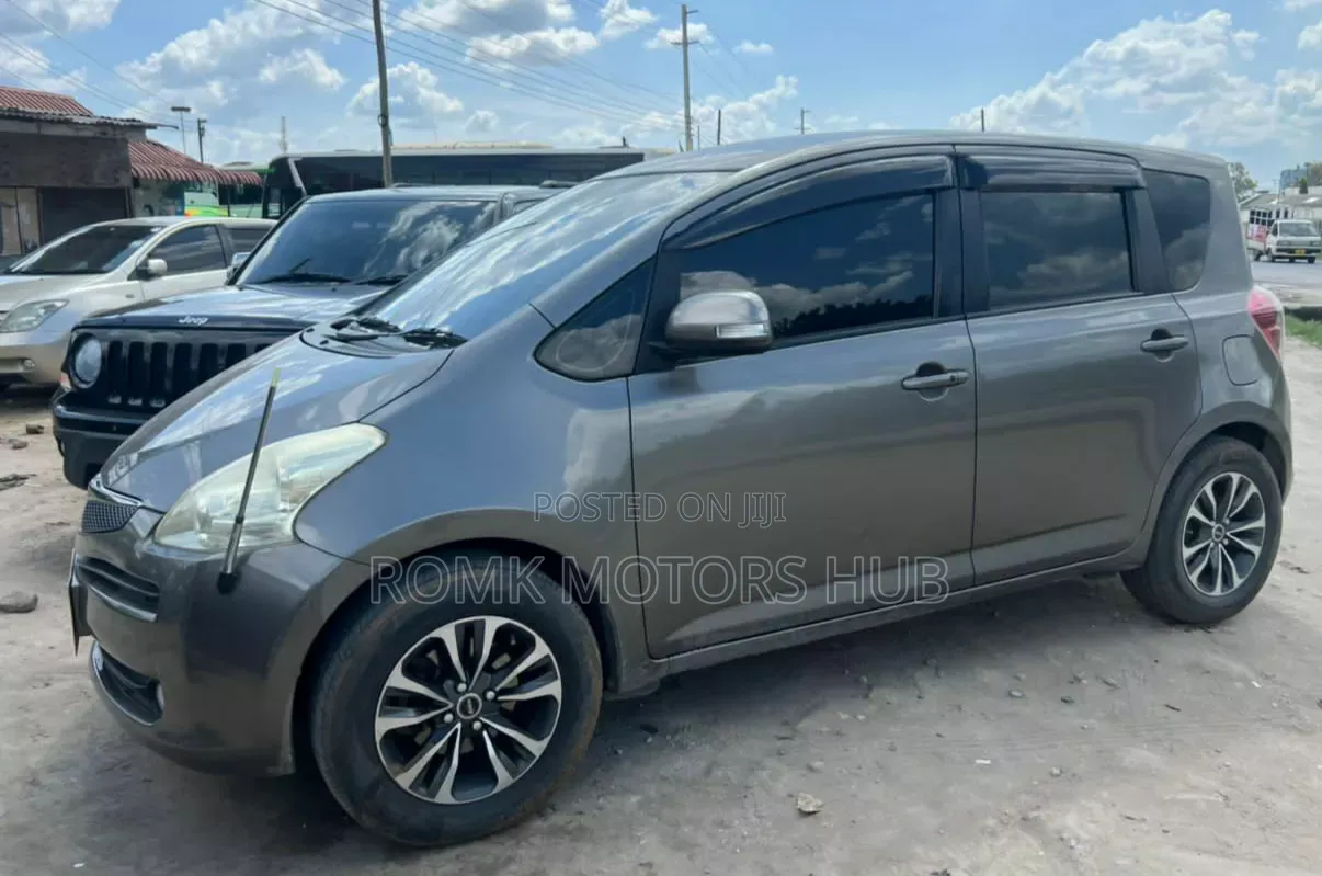 Toyota Ractis 2012 Gray
