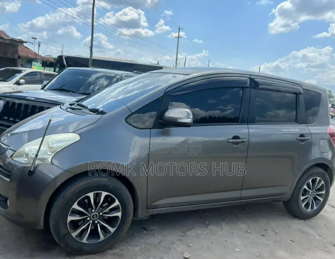 Toyota Ractis 2012 Gray